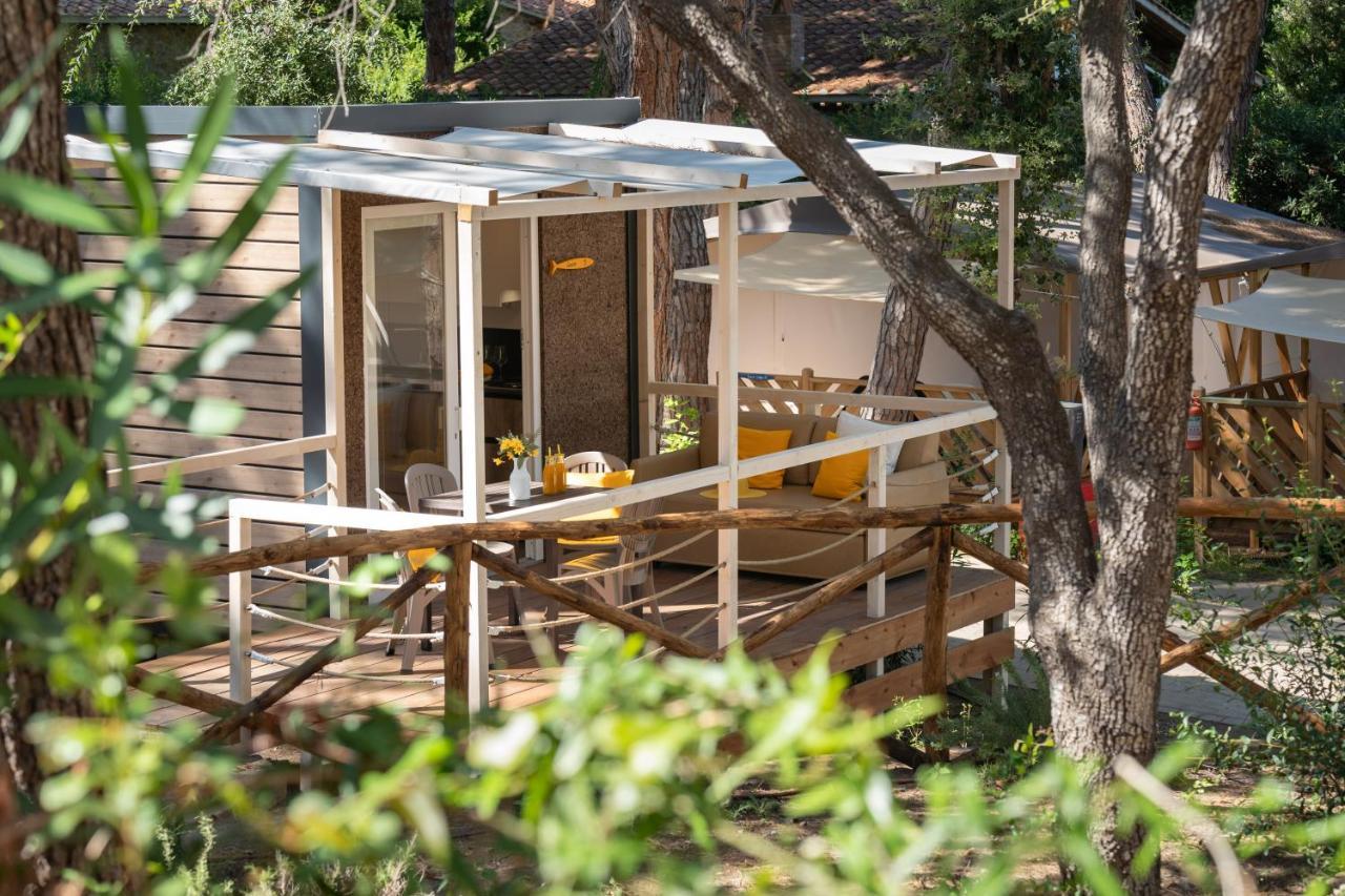 Camping Il Capannino Glamping Village Марина-ди-Биббона Экстерьер фото