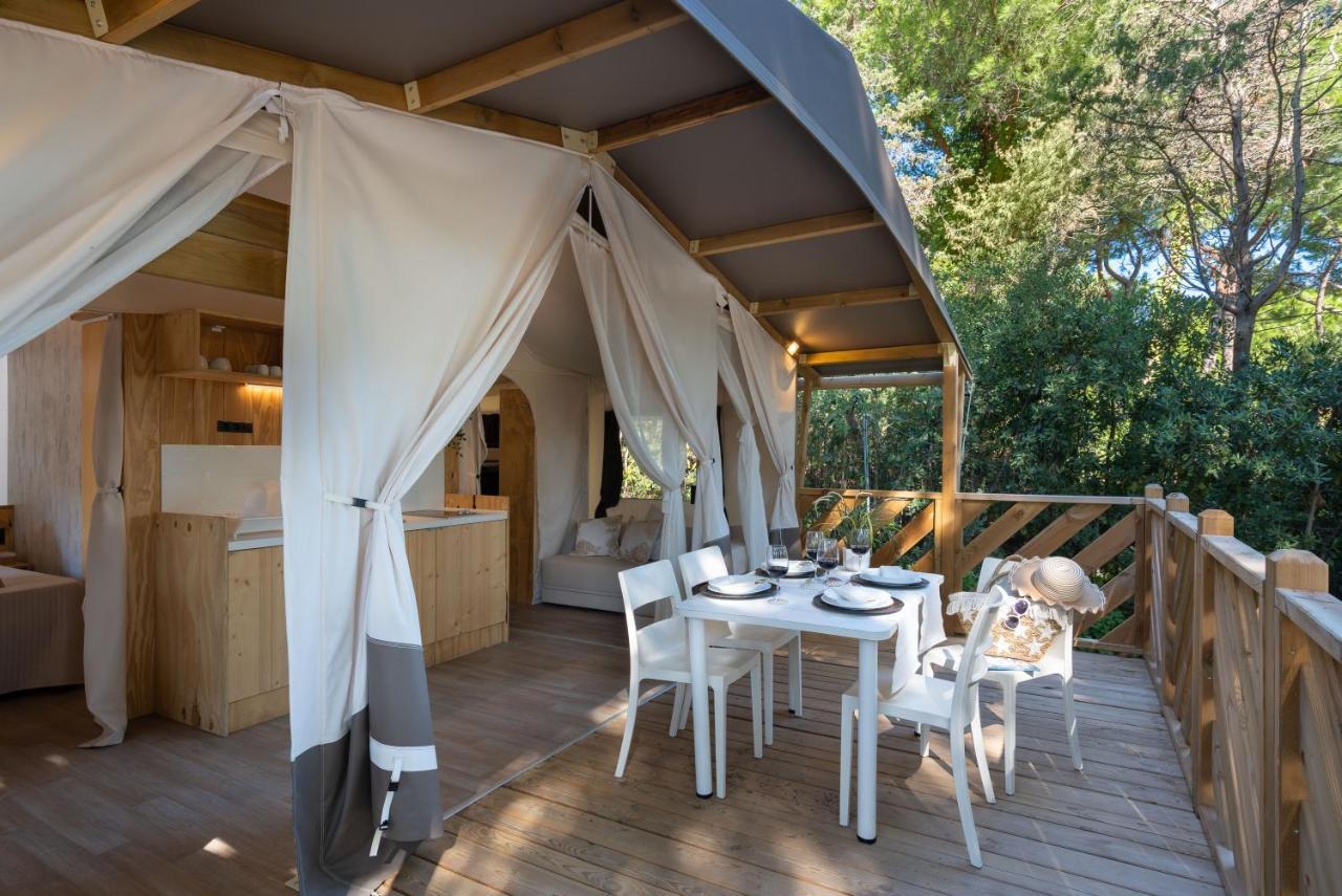 Camping Il Capannino Glamping Village Марина-ди-Биббона Экстерьер фото