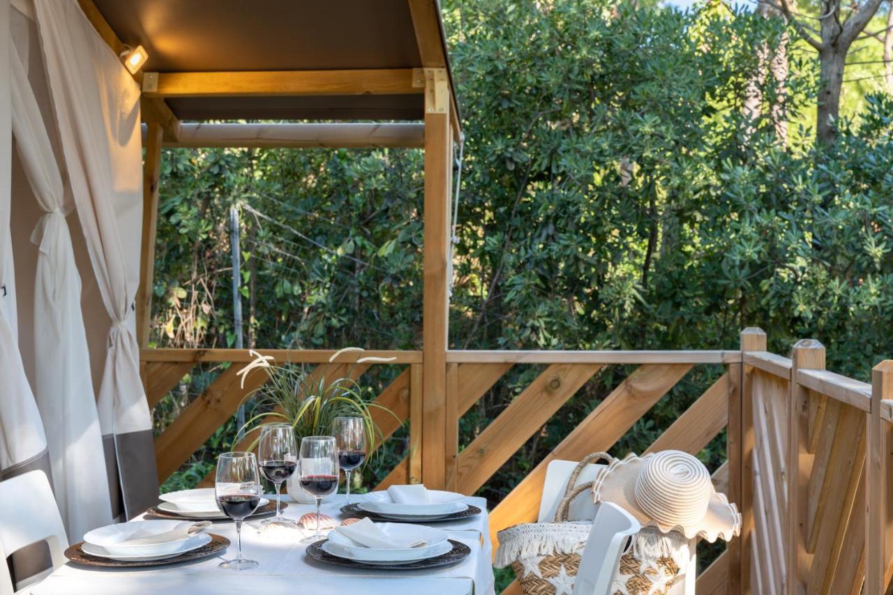 Camping Il Capannino Glamping Village Марина-ди-Биббона Экстерьер фото