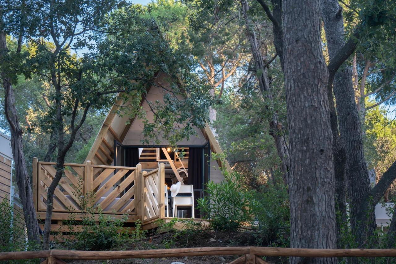 Camping Il Capannino Glamping Village Марина-ди-Биббона Экстерьер фото