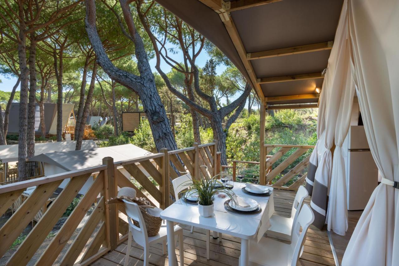 Camping Il Capannino Glamping Village Марина-ди-Биббона Экстерьер фото