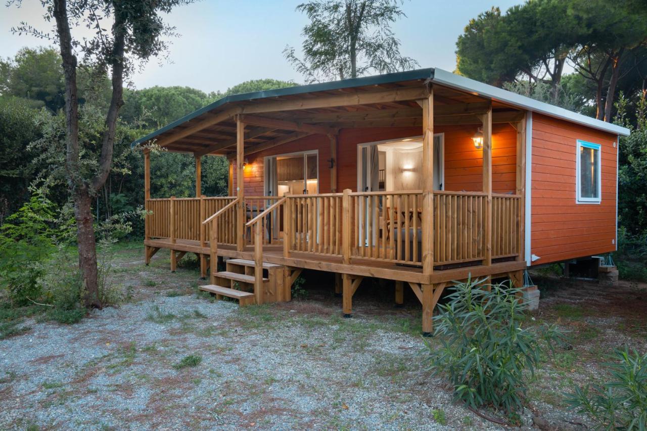 Camping Il Capannino Glamping Village Марина-ди-Биббона Экстерьер фото