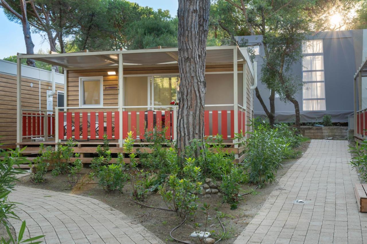 Camping Il Capannino Glamping Village Марина-ди-Биббона Экстерьер фото
