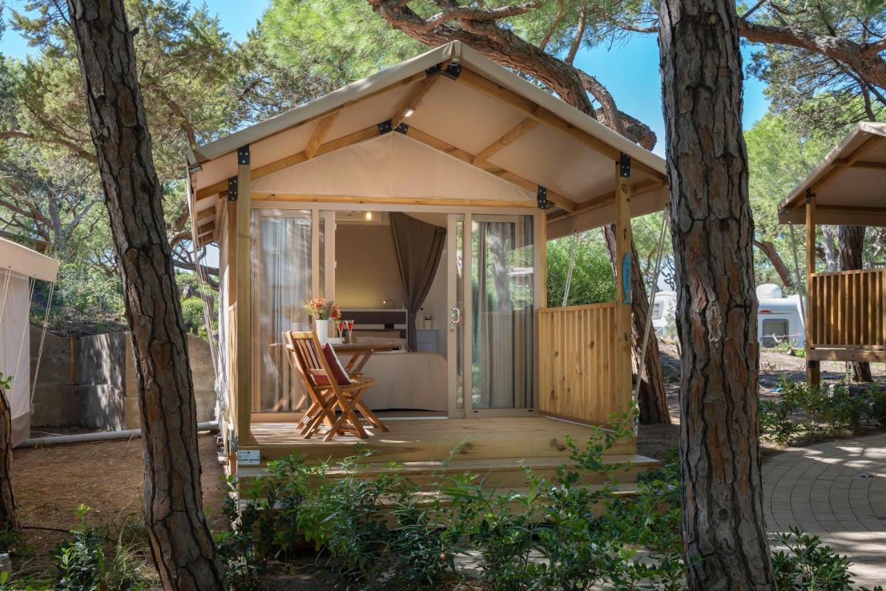 Camping Il Capannino Glamping Village Марина-ди-Биббона Экстерьер фото