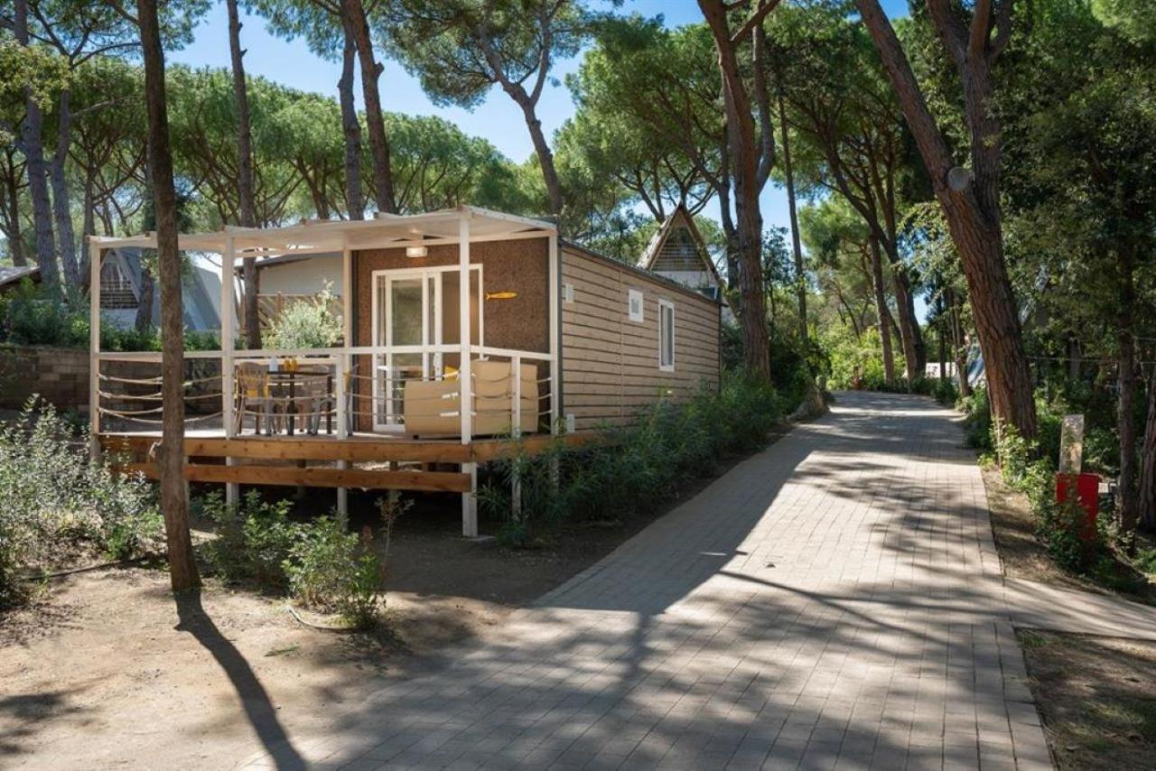Camping Il Capannino Glamping Village Марина-ди-Биббона Экстерьер фото